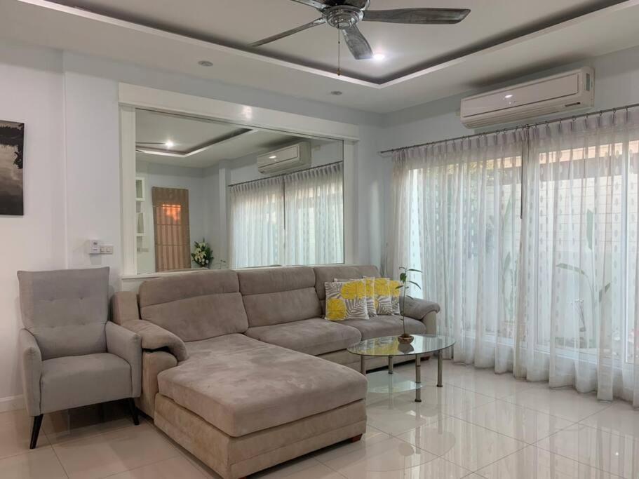 Lagoon Villa